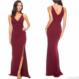 NWOT DRESS THE POPULATION Jordan Ruched Side
Slit Dress burgundy sz XS